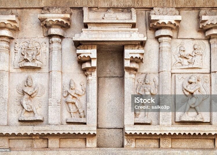 Temple Architecture of South India: Dravidian Grandeur from Pallavas to Vijayanagara