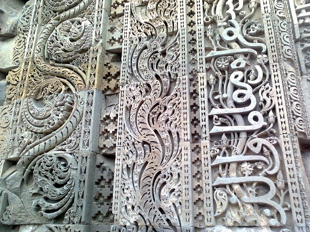 The Quwwat-ul-Islam mosque at the Qutb complex, one of the earliest surviving monuments of the Sultanate in Delhi.