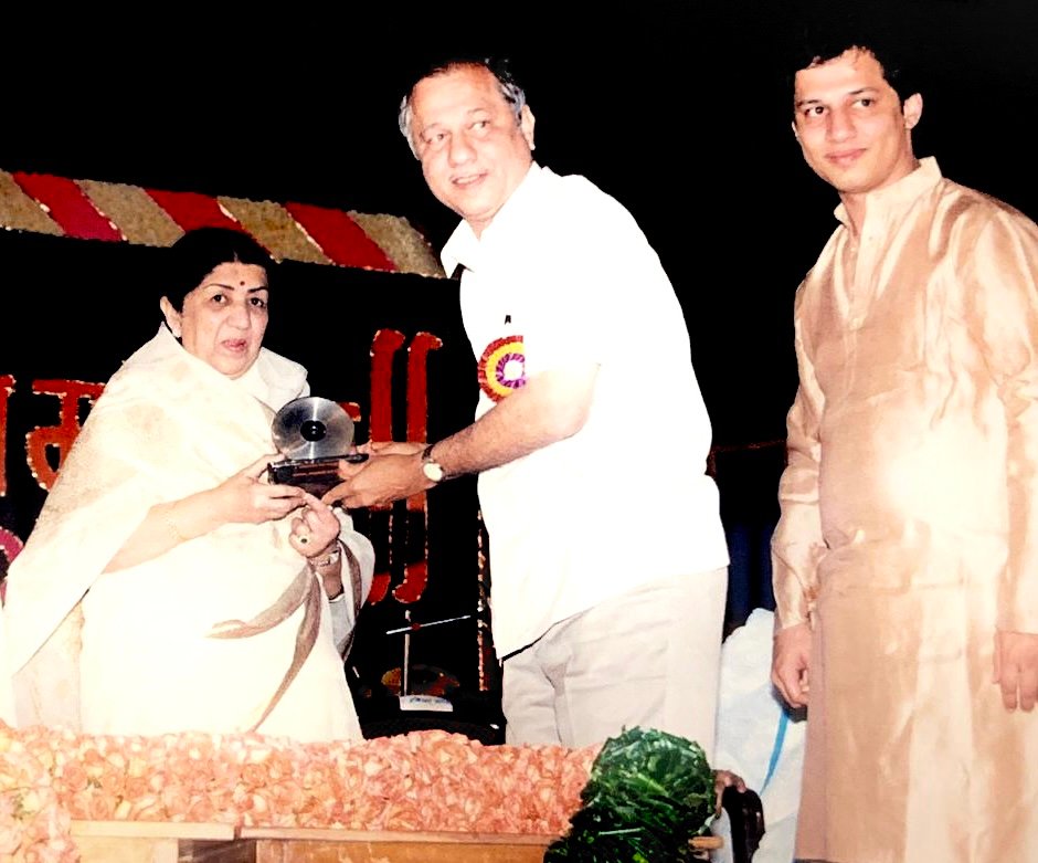 Lata-mangeshkar-dnyaneshwar-agashe-mandar-agashe.jpg — related to She Wanted a Share