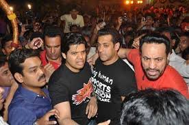 Bhaijaan with fans