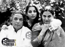 Shabana Azmi with parents