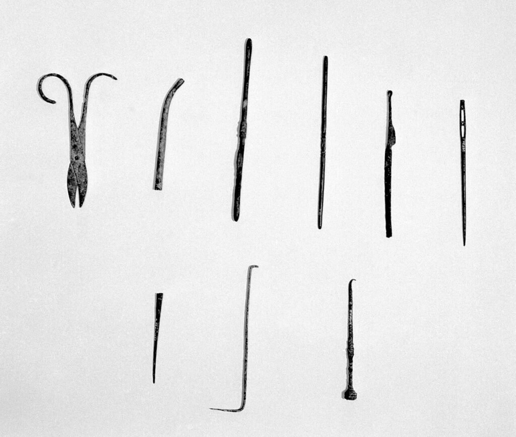 Ancient Roman and Greek surgical instruments (1-9) Wellcome L0007299.jpg — related to Cowasjee’s Nose