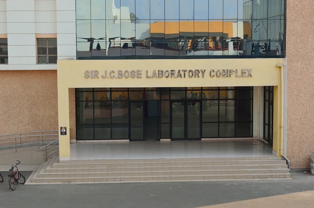 Entrance - Sir J C Bose Laboratory Complex - Indian Institute of Technology Campus - Kharagpur - West Midnapore 2015-01-24 4888.JPG — related to He Would Not Patent It