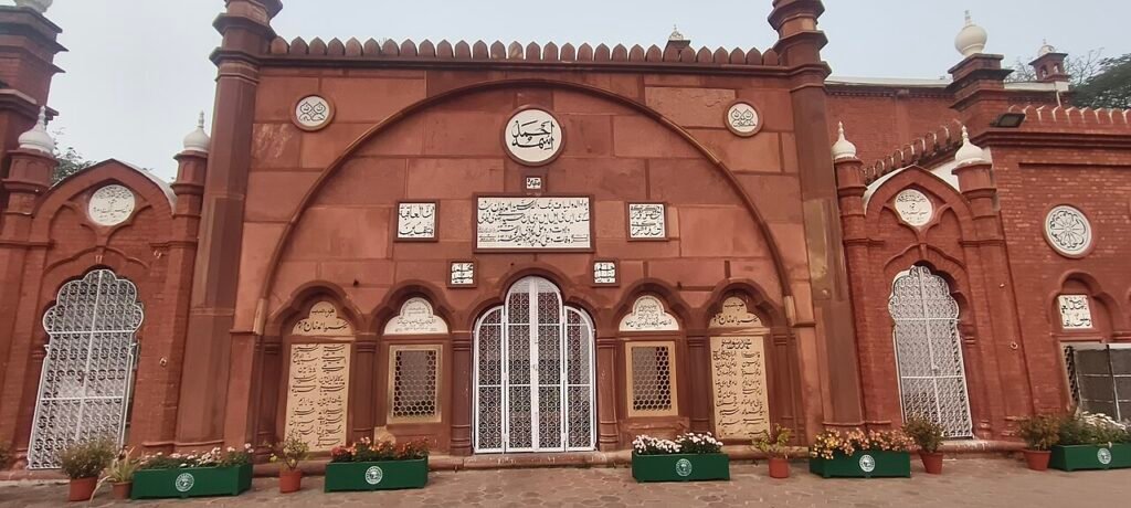 Entrance of Sir Syed Ahmad Khan’s tomb, Aligarh (2).jpg — related to The Man Who Read the Ruins